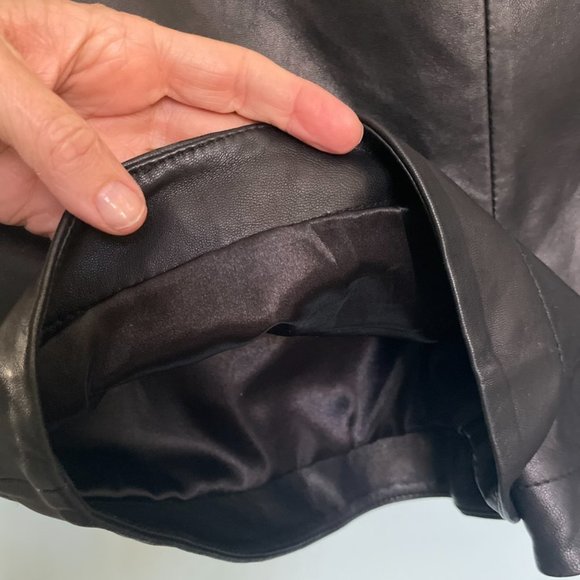 COPY - Twelfth Street by Cynthia Vincent lambskin black real leather shorts 8 s… - Picture 6 of 11